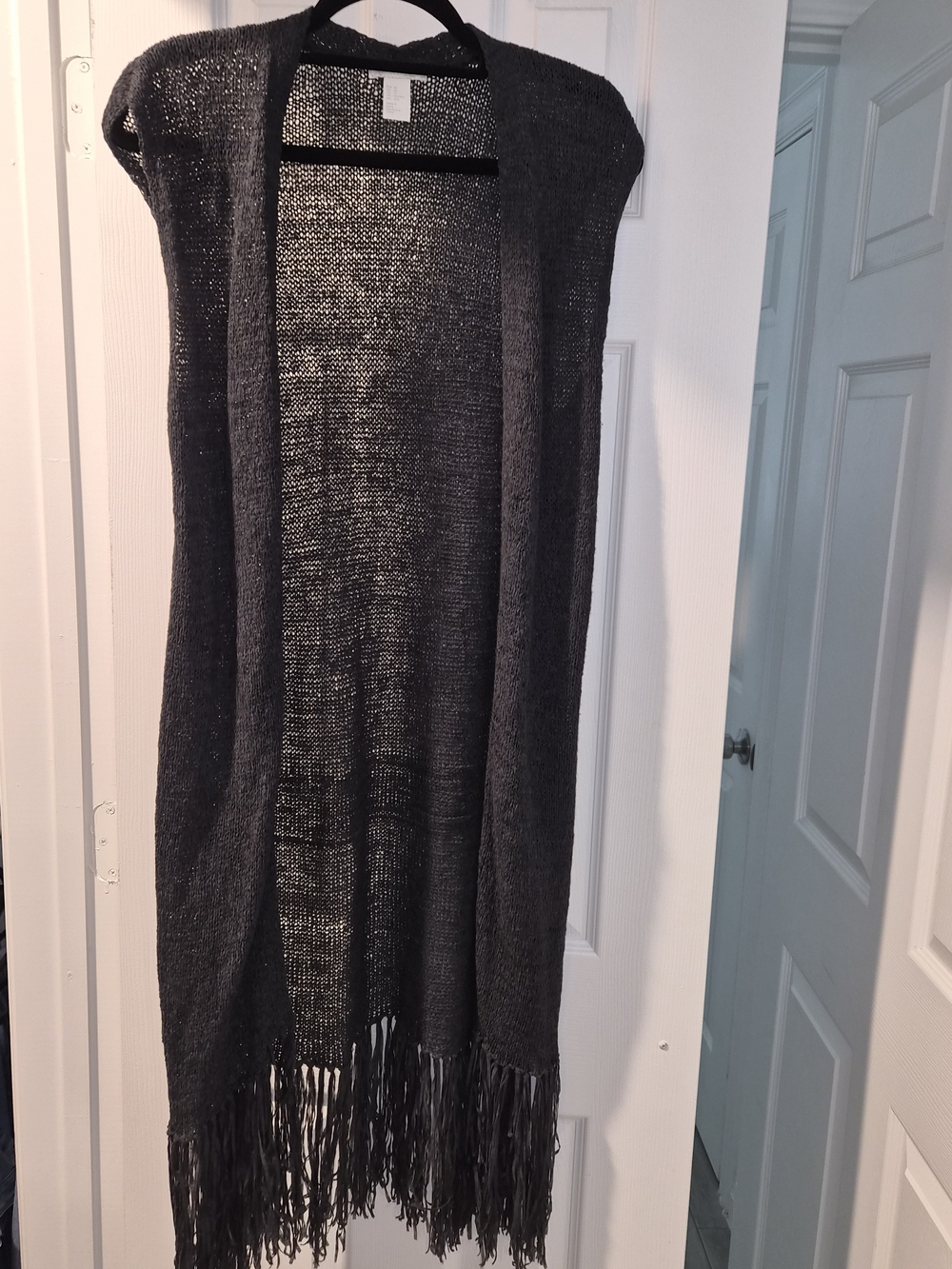 H&M Black Open-Front Fringe Knit Vest